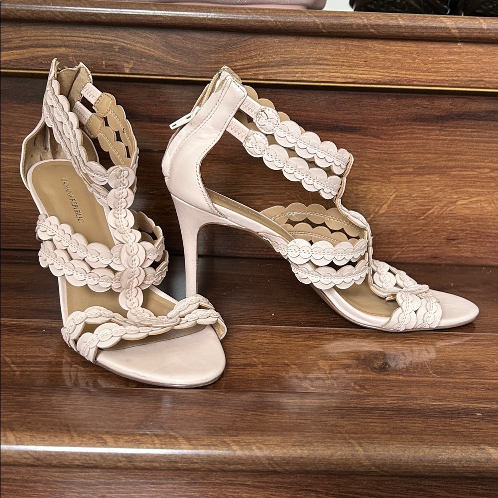 Banana Republic Cream Strappy Sandals